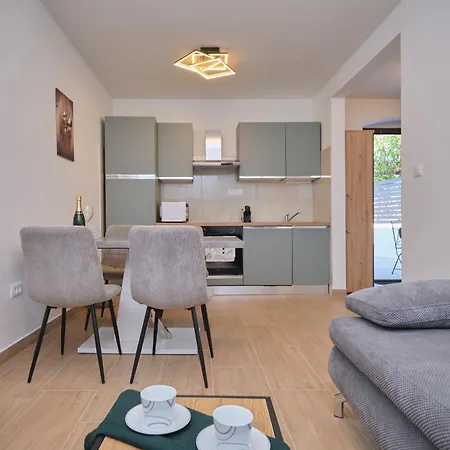 Διαμέρισμα New! Adriatic Shell - 10 Min Walk To *