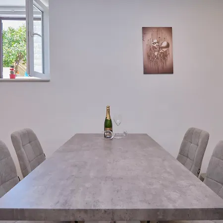 New! Adriatic Shell - 10 Min Walk To Lägenhet Trogir