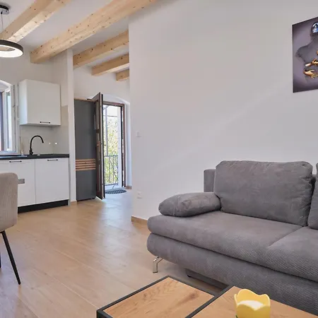 New! Adriatic Shell - 10 Min Walk To شقة *